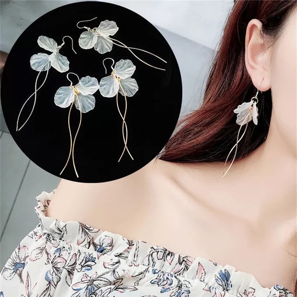 Jewelry - Boho White Flower With Long silver Tassel  Earring